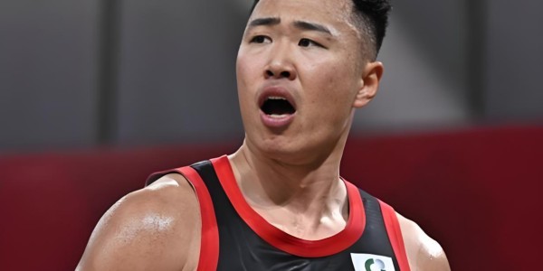 银河娱乐城官方入口-贺希宁走步了吗？CBA裁判专家分析，给出了一个答案