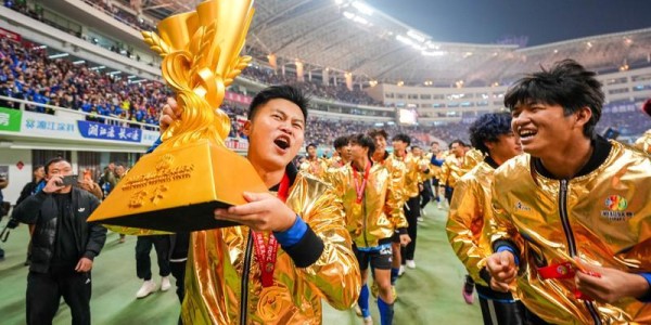 拒绝“雇佣兵”、教练大升级、招商有温度，多重升级的“苏超2.0”华丽归来