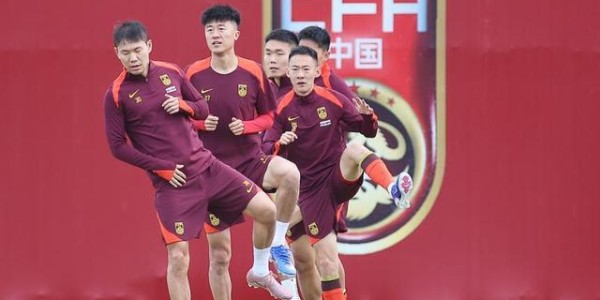 银河娱乐城官方网站-国足不败战绩结束迪拜拉练，国脚连夜回国投入俱乐部备战
