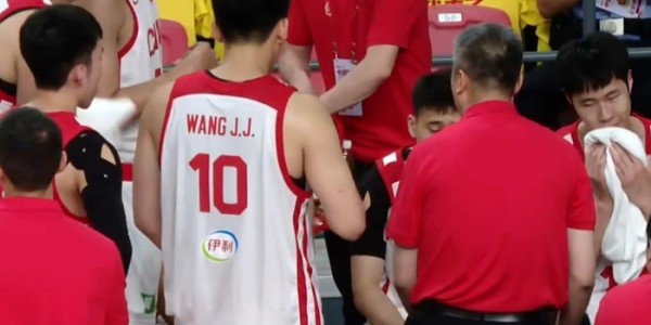 男篮半场惜败fmp俱乐部！庞峥麟+2内齐爆，王俊杰全面，小崔低迷|崔永元|中国男篮|徐昕|篮板|杜锋_新浪体育_新浪新闻