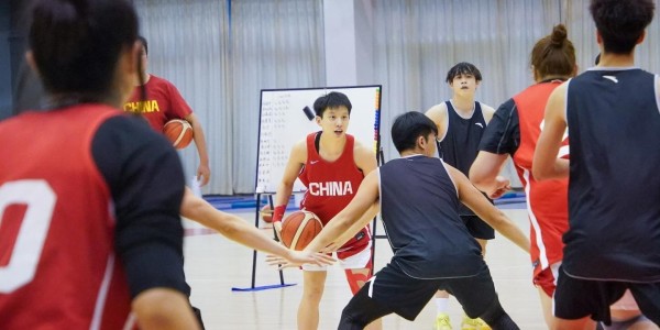 官宣！中国女篮公布最新一期大名单，王思雨、张子宇、刘禹彤领衔