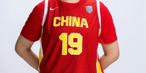 官宣！中国女篮公布最新一期大名单，王思雨、张子宇、刘禹彤领衔
