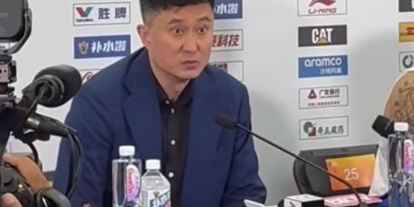 广东被淘汰采访！杜锋亲承没遗憾点11冠，再提年轻球员，奎因不甘